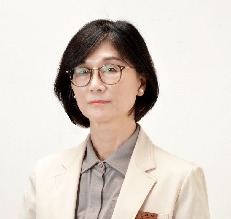 Dr. Youngyih Han portrait